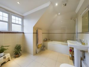 FAMILY BATHROOM- click for photo gallery
